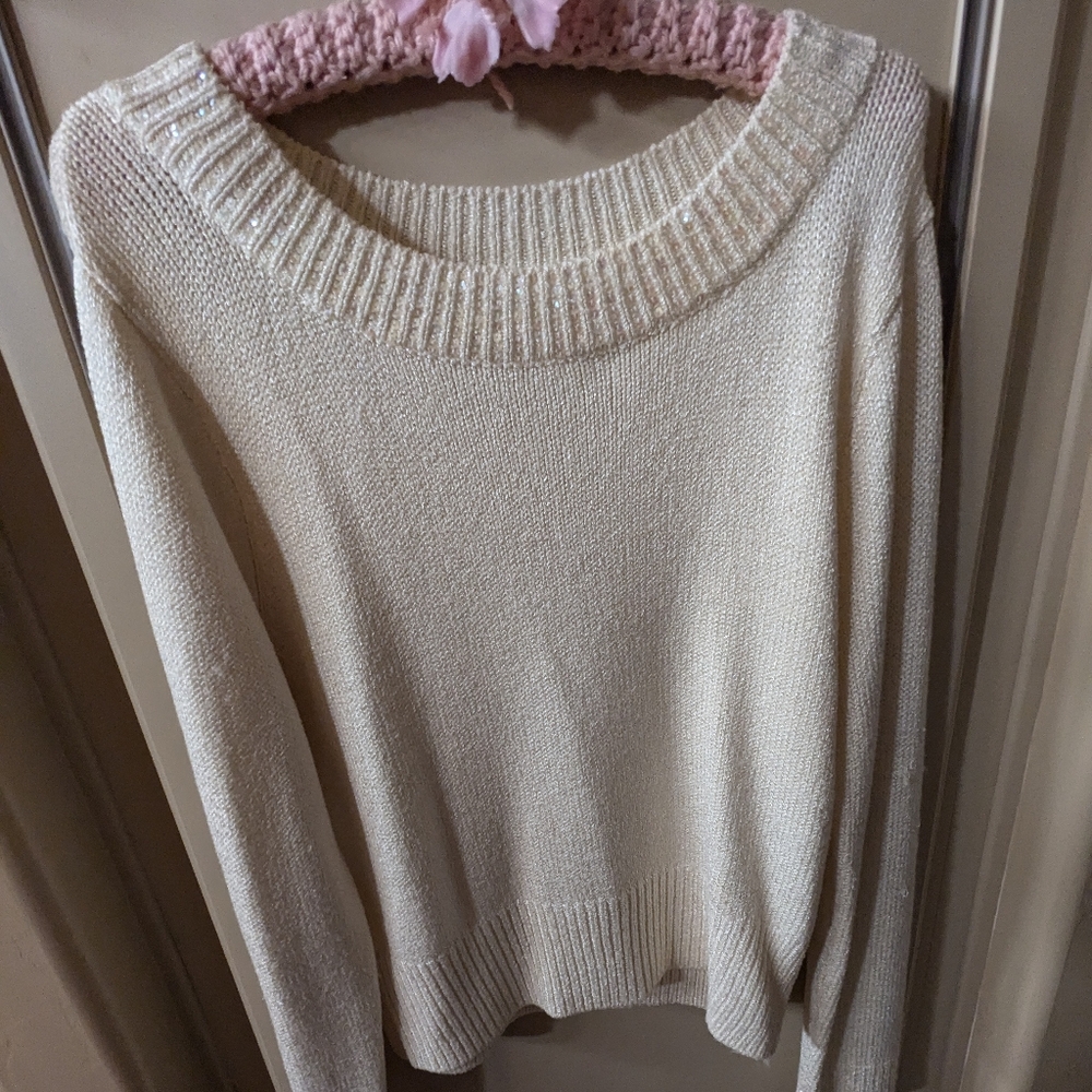 Liz Claiborne Med. Cream Sweater